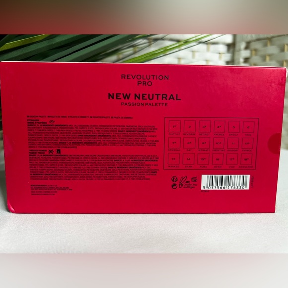 NIB Revolution Pro New Neutral Passion Eyeshadow Palette- 18 Different Shades - Picture 3 of 4